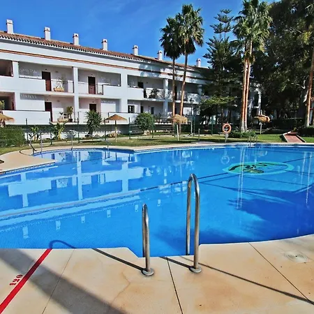 Tess Apartamento Buganvilla Lauro Golf Apartment